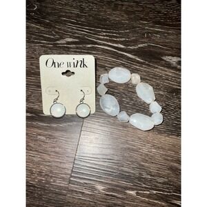 One Wink Jewelry Set Drop Earrings Stretch Bracelet Iridescent Resin Chunky Bead
